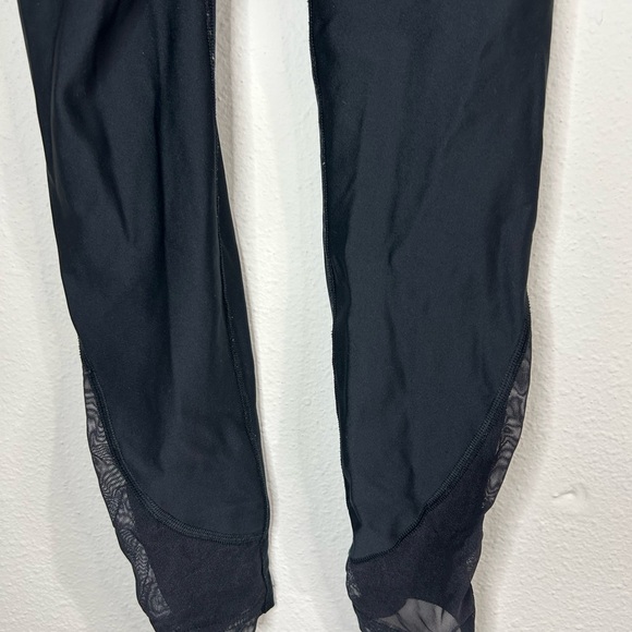 Under Armour Youth Medium Black Compression Leggings HeatGear Mesh Panels - Picture 5 of 6